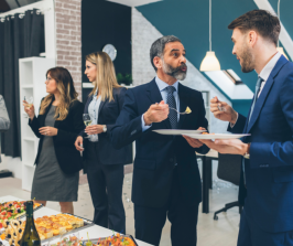 Kreatywne nadruki na odzieży eventowej - imprezy firmowe i nie tylko